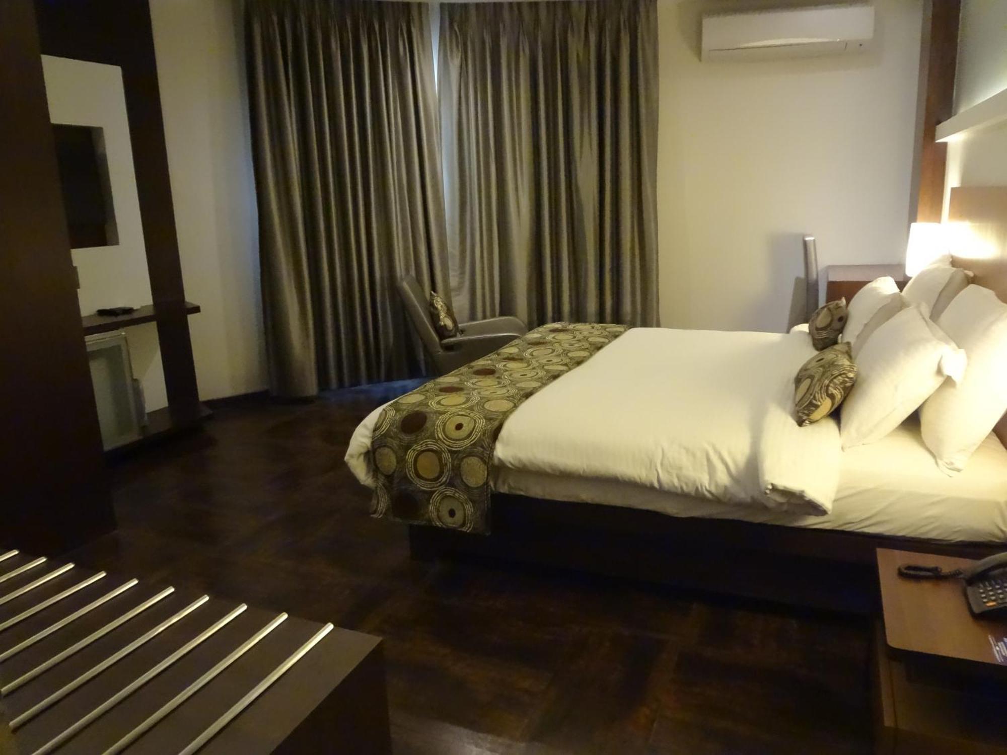 Hotel Galaxy Bombaj Zewnętrze zdjęcie