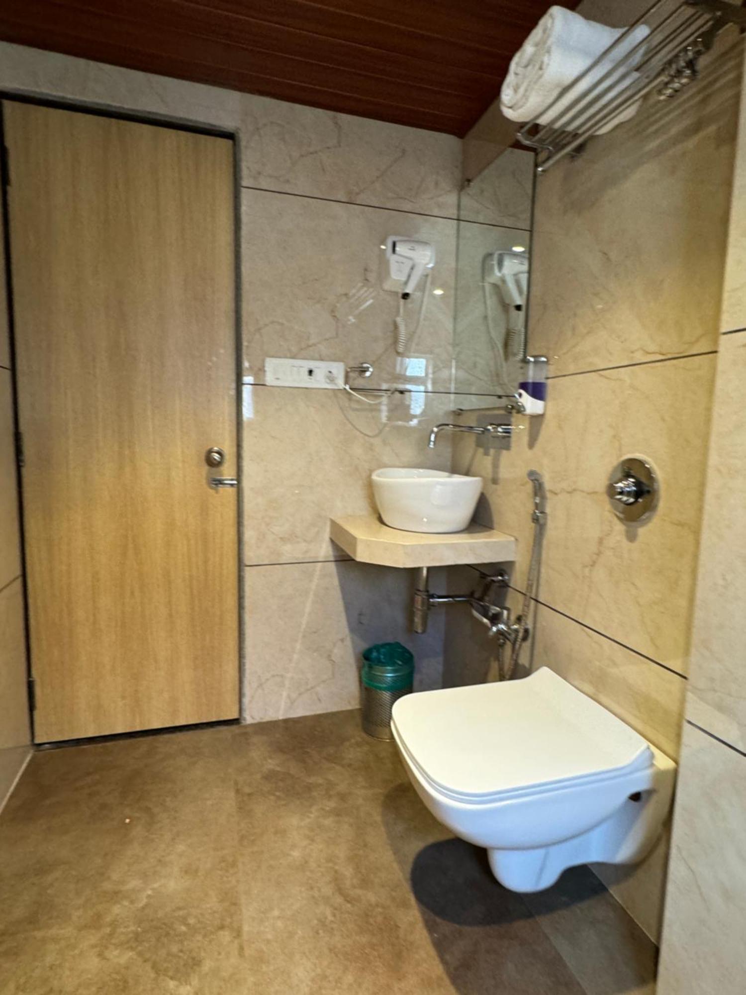 Hotel Galaxy Bombaj Zewnętrze zdjęcie
