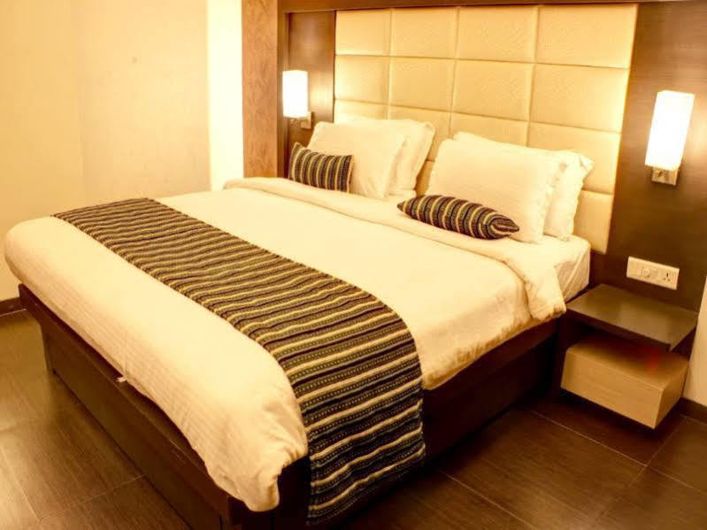 Hotel Galaxy Bombaj Zewnętrze zdjęcie