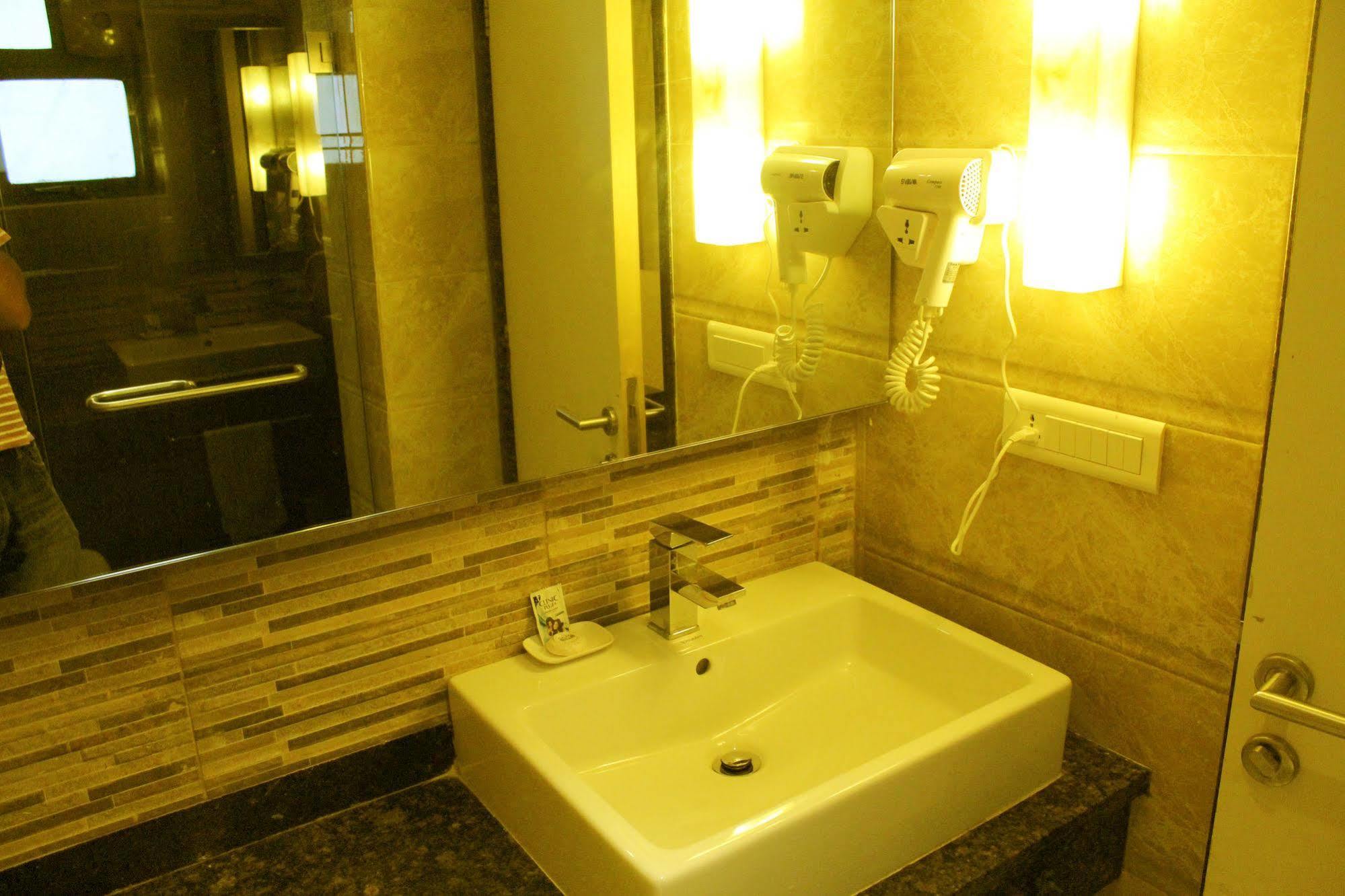 Hotel Galaxy Bombaj Zewnętrze zdjęcie
