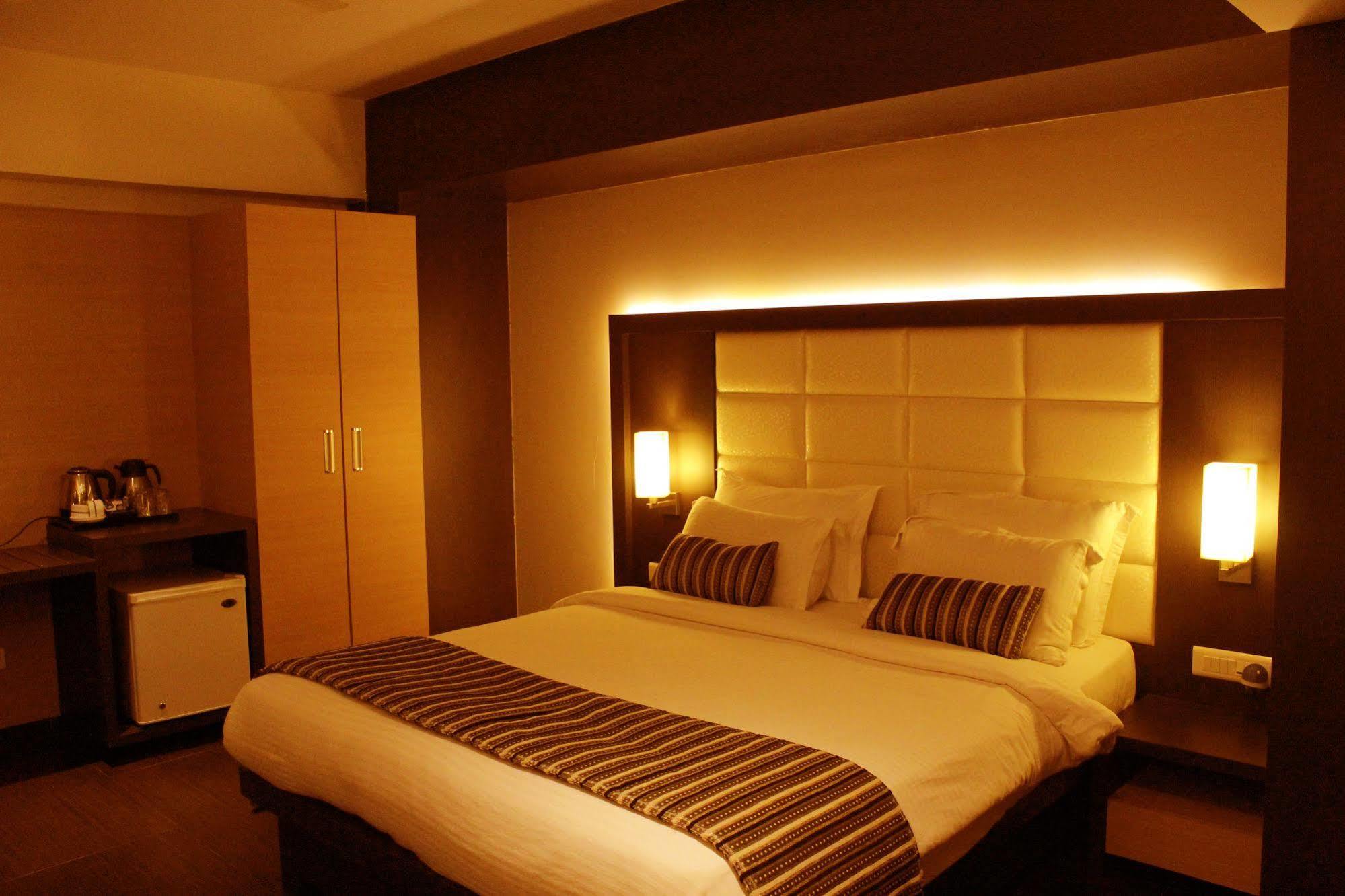 Hotel Galaxy Bombaj Zewnętrze zdjęcie