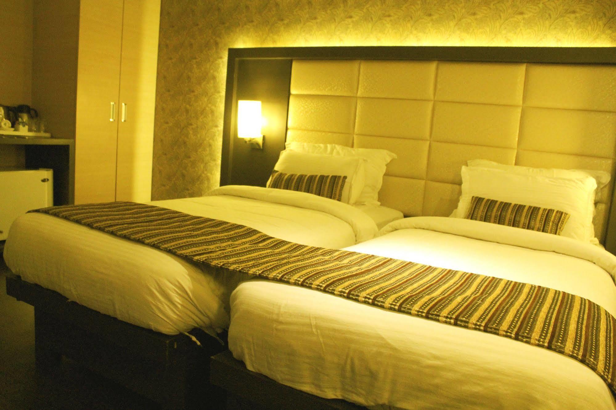Hotel Galaxy Bombaj Zewnętrze zdjęcie